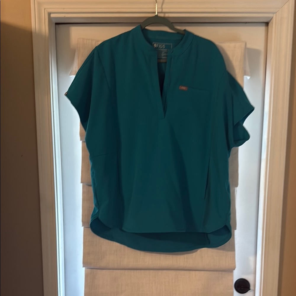 Figs Green Boxy Blouse with Cap Sleeves and Mandarin Collar